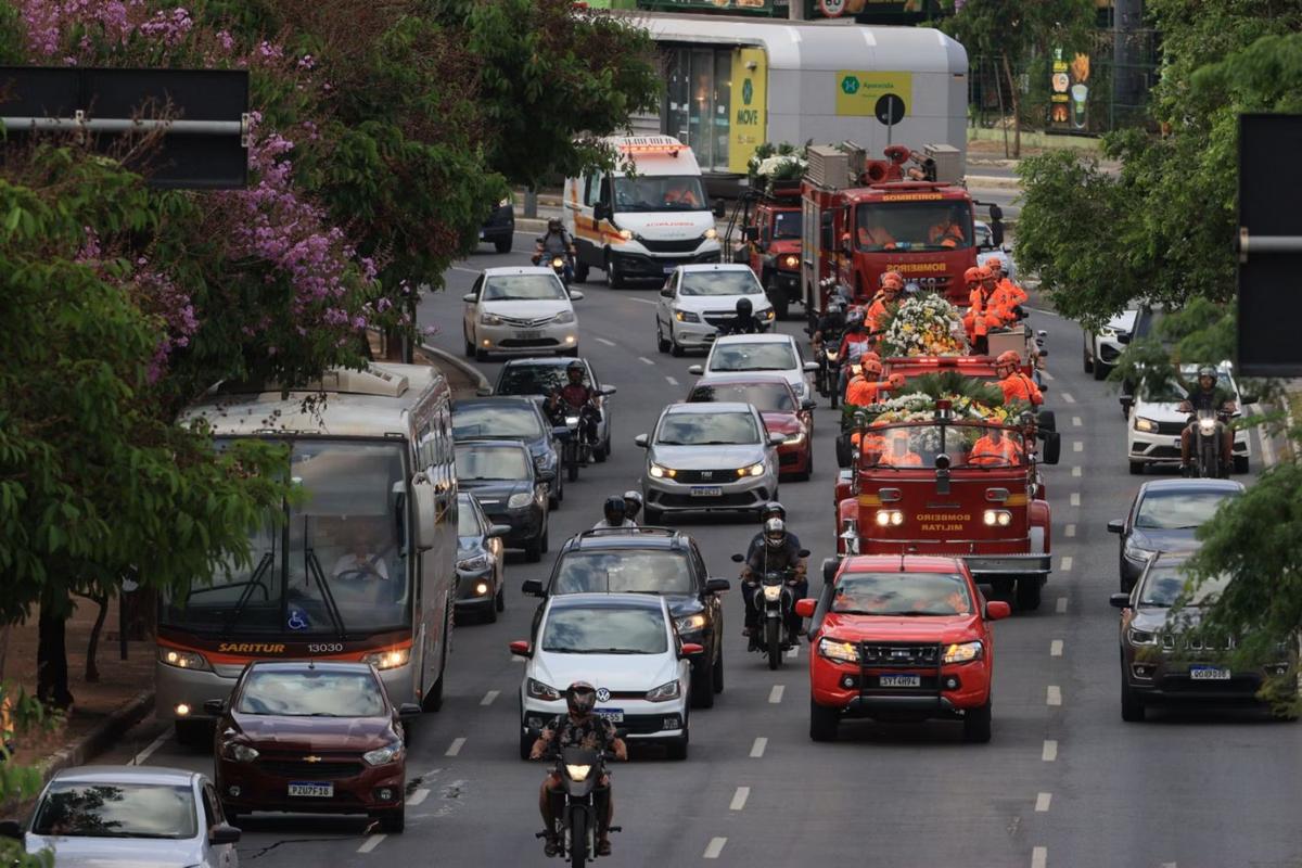 Cortejo fúnebre passou pela avenida Antônio Carlos (Foto/Rodney Costa/O Tempo)