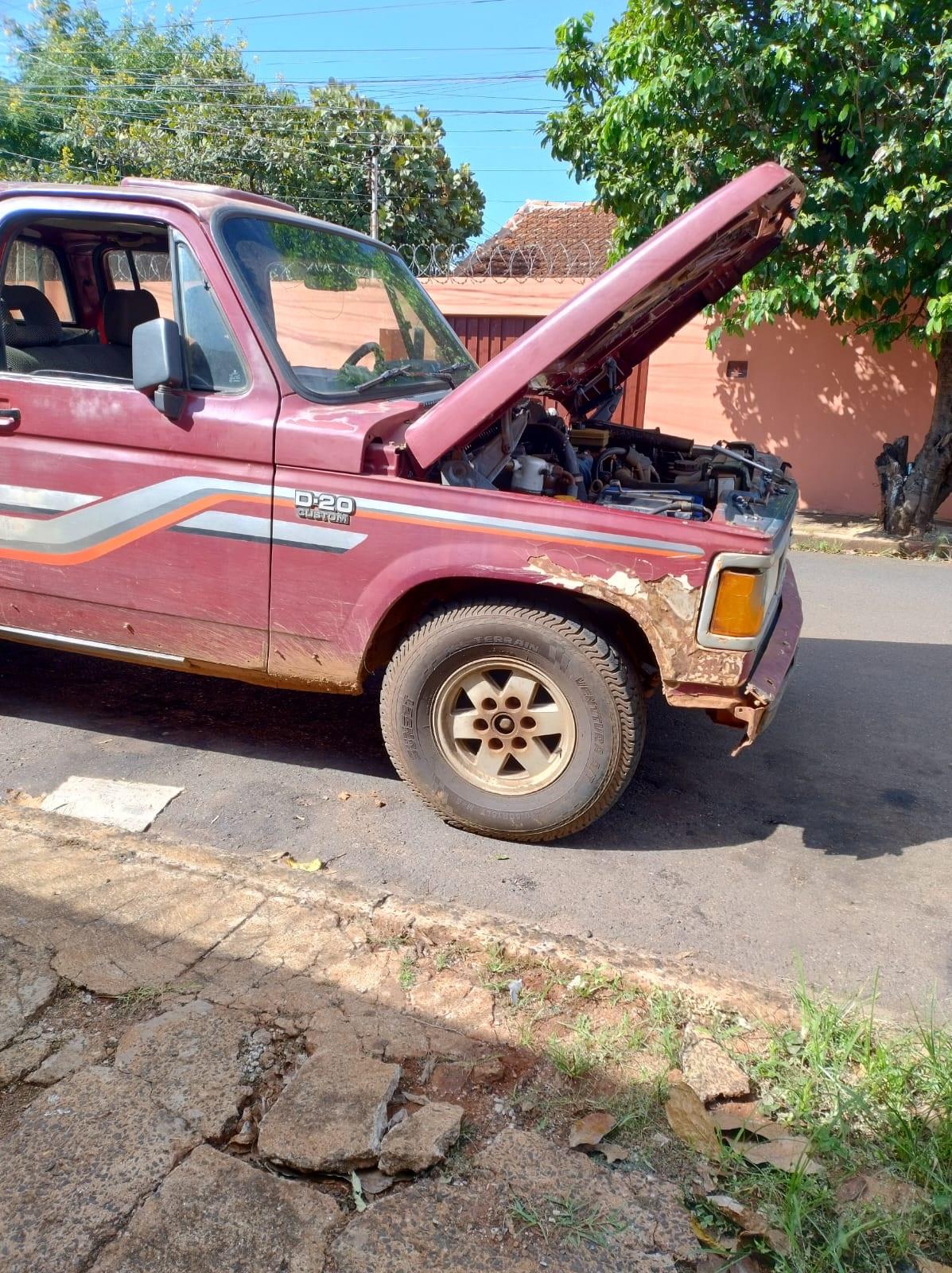 A caminhonete do aposentado levada de estacionamento de supermercado na avenida José Marcus Cherem (Foto/Divulgação)