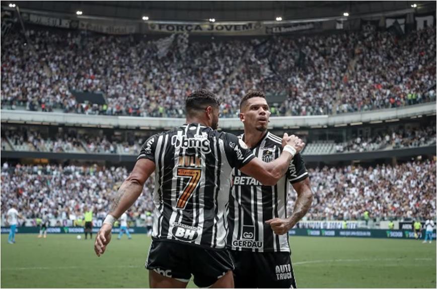 Paulinho e Hulk prontos para pegar o Vasco e tentar levar o Galo para mais uma final de Copa do Brasil. ((Foto/Pedro Souza/Atlético))