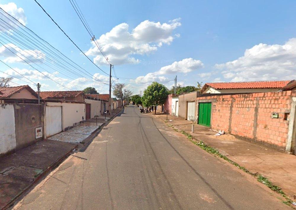 Rua Ney Abadia de Oliveira, no Residencial 2000, onde o atendente de farmácia morava e foi assassinado (Foto/Reprodução)