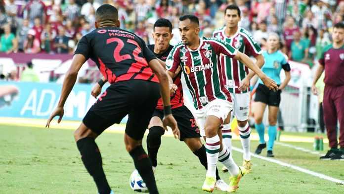 Fluminense e Athletico-PR se enfrentam no Maracanã em jogo atrasado da 17ª rodada do Brasileirão (Foto/Maílson Santana)