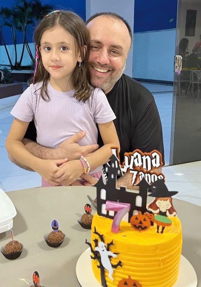 Luana festejou niver ao lado de seu pai José Maria Barra Filho no fim de semana (Foto/Arquivo pessoal)