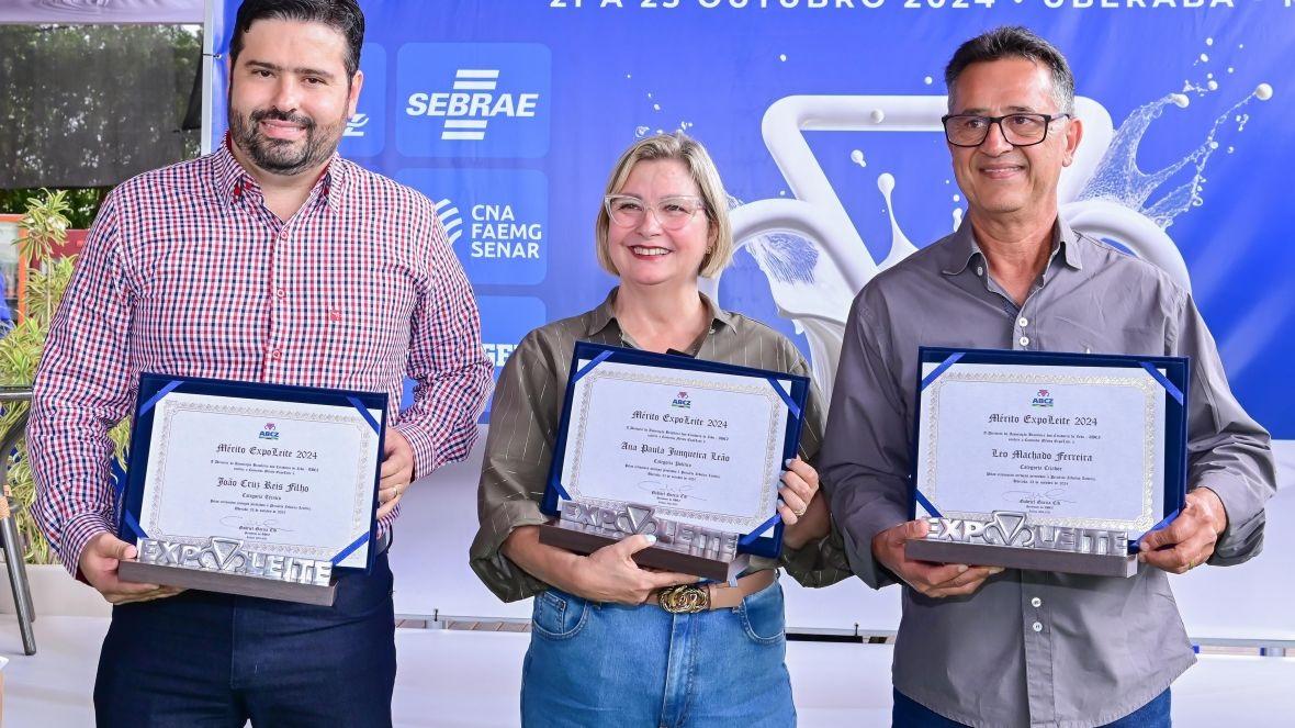 João Cruz Reis Filho, Ana Paula Junqueira Leão e Leo Machado Ferreira foram homenageados com a comenda (Foto/Divulgação)