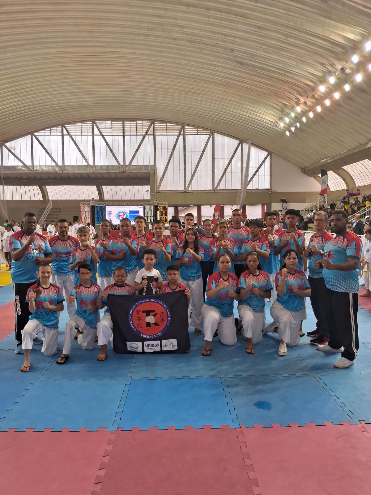 Neste fim de semana, a equipe conquistou novos recordes durante o Campeonato Brasileiro Shinshukan de Karatê e Kobudo (Foto/Divulgação)