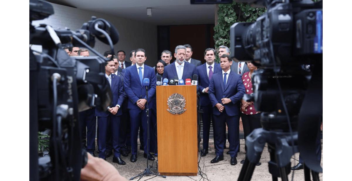 Coletiva de imprensa na Residência Oficial da Câmara dos Deputados: Lira justificou criação de comissão especial para analisar o projeto de lei para anistiar envolvidos nos atos de 8 de janeiro de 2023 (Foto/Marina Ramos/Câmara dos Deputados)