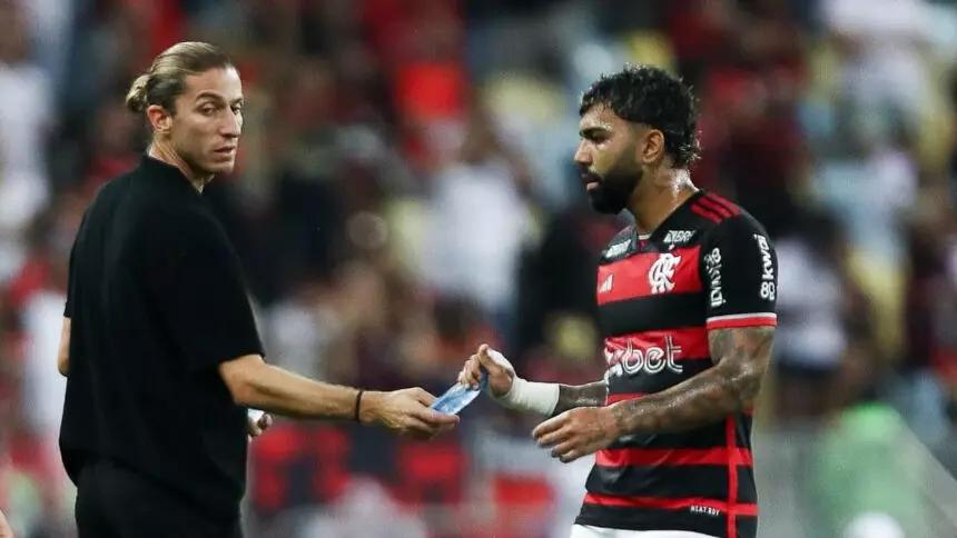 “O nosso primeiro tempo foi magnífico, mas foi muito difícil. Fiquei muito feliz pelo que vi em campo”, disse Felipe Luiz (Foto/Divulgação)