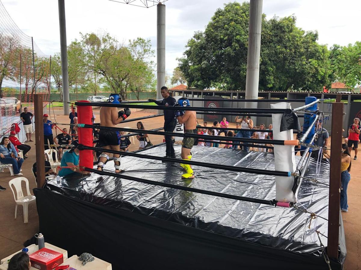 Alunos do Muay Thai competem entre si (Foto/Paulo Lúcio)