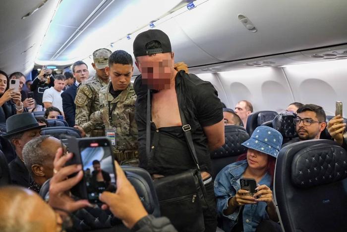 Ao chegar ao Panamá, a equipe de segurança nacional entrou na aeronave e retirou o passageiro, conduzindo-o às autoridades judiciais, de acordo com a Copa Airlines (Foto/Divulgação)