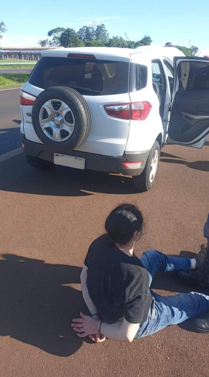 Flagrante do momento em que Guilherme Jorge Camargos Souza foi preso, após matar a tia e tentar contra a vida da avó (Foto/Reprodução)