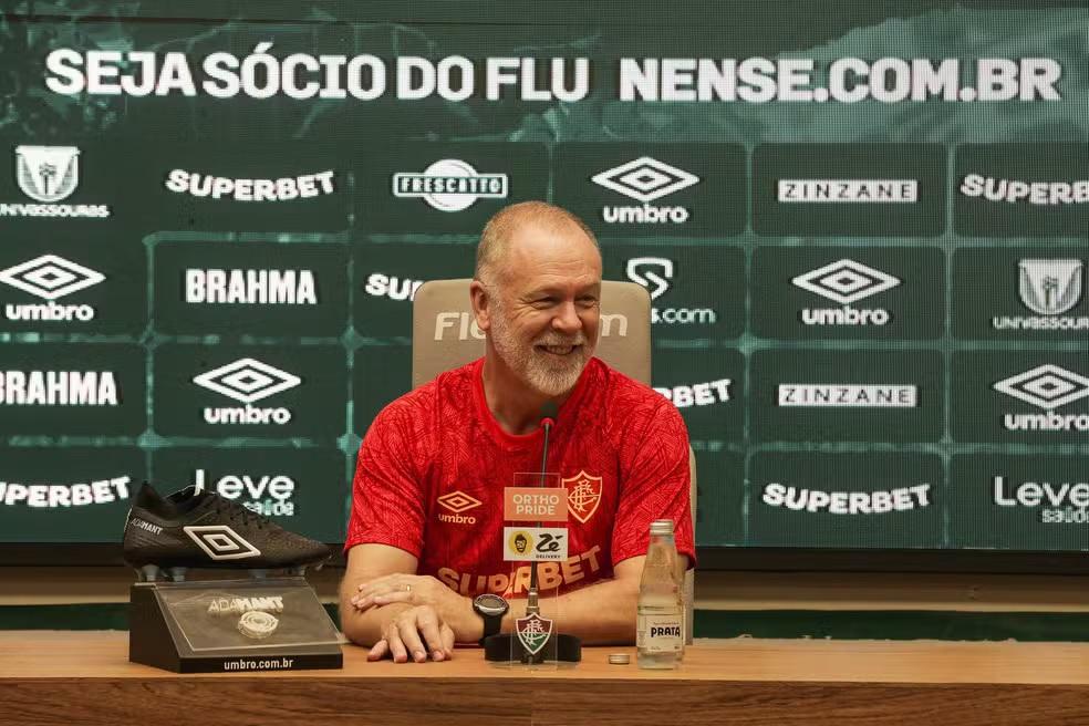 Tentando esquecer a polêmica com o lateral Marcelo, Mano Meneses mira o Internacional hoje no Beira-Rio (Foto/Lucas Merçon)