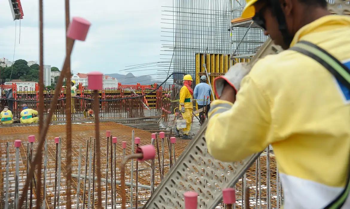 A extinção da jornada 6x1 faz parte de uma Proposta de Emenda Constitucional (PEC) apresentada pela deputada Érica Hilton (PSOL-SP) na Câmara dos Deputados (Foto/Arquivo/Tânia Rêgo/Agência Brasil)