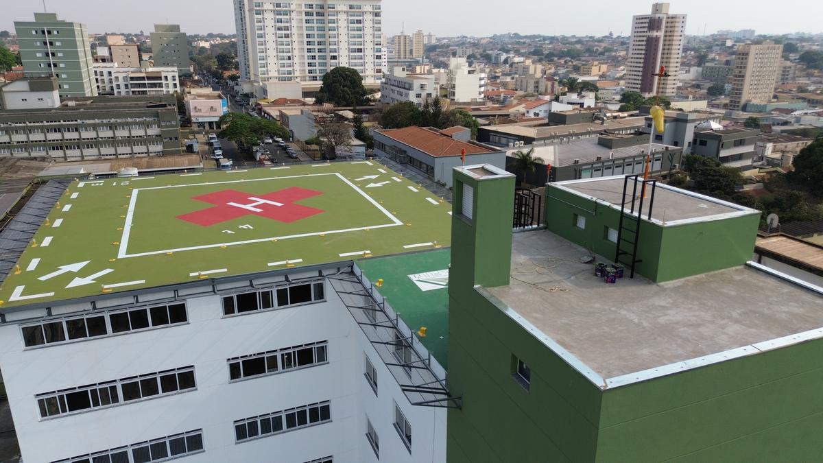 Heliponto do Hospital de Clínicas da UFTM está concluído e inauguração deve ocorrer ainda neste mês de novembro (Foto/Luiz Gustavo Rezende/Imagem Drone)