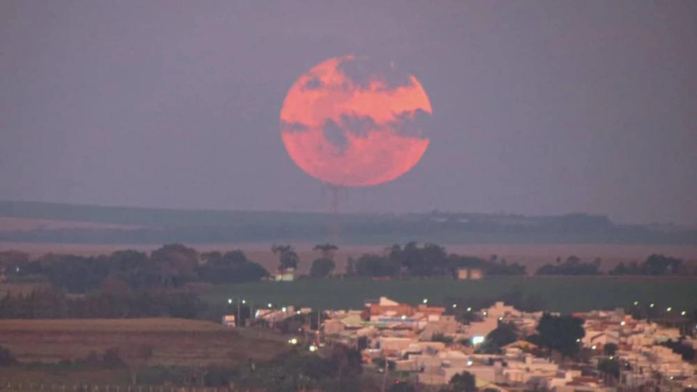 Superlua (Foto/Gisele Pimenta/Estadão Conteúdo)