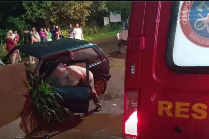 Unidade dos bombeiros seguiu para o local do acidente e, mesmo com manobras de ressuscitação, a mulher e o bebê não sobreviveram (Foto/Divulgação)