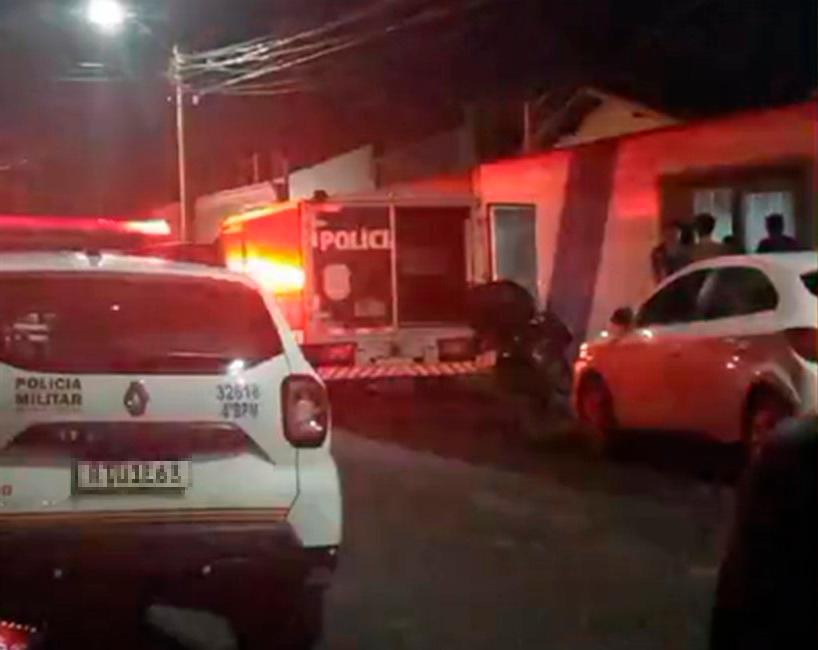 Polícia Civil esteve no local e o rabecão realizou o traslado do corpo para o Posto de Medicina-Legal (Foto/Divulgação)