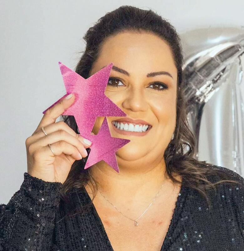 Camilla Beatriz S. Melo comemora seus 40 anos no próximo dia 23, com muitos brindes. Nosso especial abraço (Foto/Arquivo pessoal)