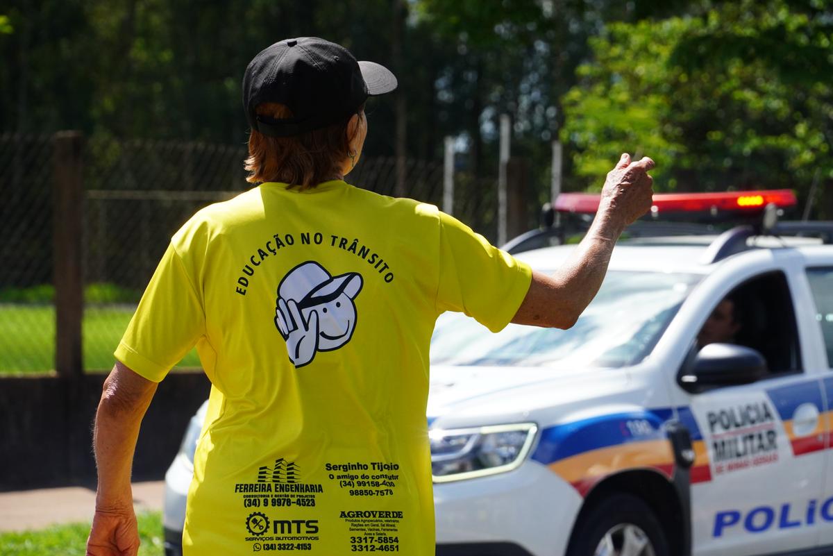 Ação em homenagem às vítimas de acidentes de trânsito em Uberaba (Foto/Divulgação)