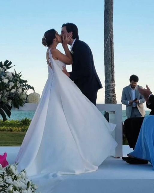 Maria Cristina Guarato e Pedro Prata levaram uberabenses para a paradisíaca São Miguel dos Milagres para um fim de semana prolongado de muita animação em torno de seu altar (Foto/Arquivo pessoal)