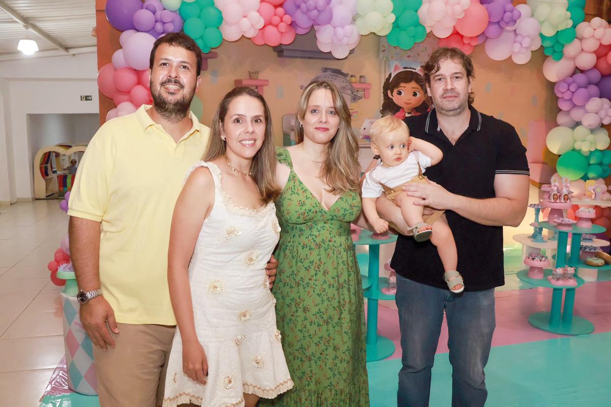 Joaquim e Marcela com Gianna e Thiago Andrade, e o pequeno Miguel (Foto/Paulo Lúcio)