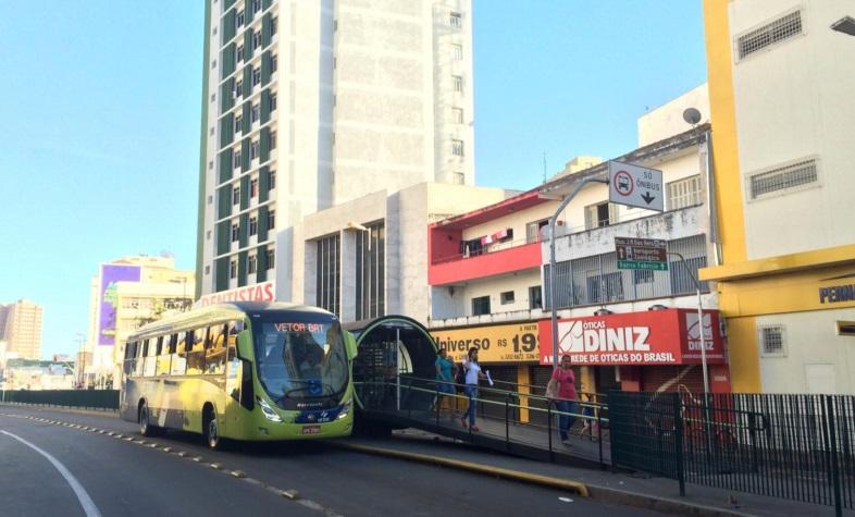 Tubo em que o adolescente foi assaltado por dupla e teve o celular levado e ainda foi agredido com soco no rosto (Foto/Reprodução)