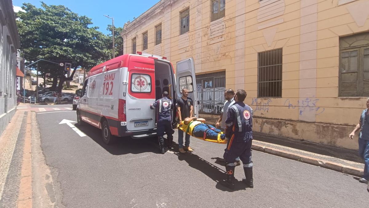 O Samu foi acionado para socorrer dois feridos. (Foto/Divulgação)