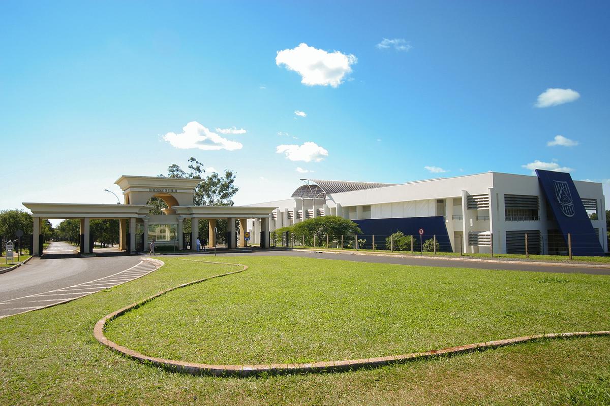 Campus Aeroporto, em Uberaba, conta com uma estrutura de 350 mil metros quadrados, com mais de 25 blocos, com salas de aula equipadas, bibliotecas e laboratórios de aulas práticas (Foto/Arquivo/Uniube)