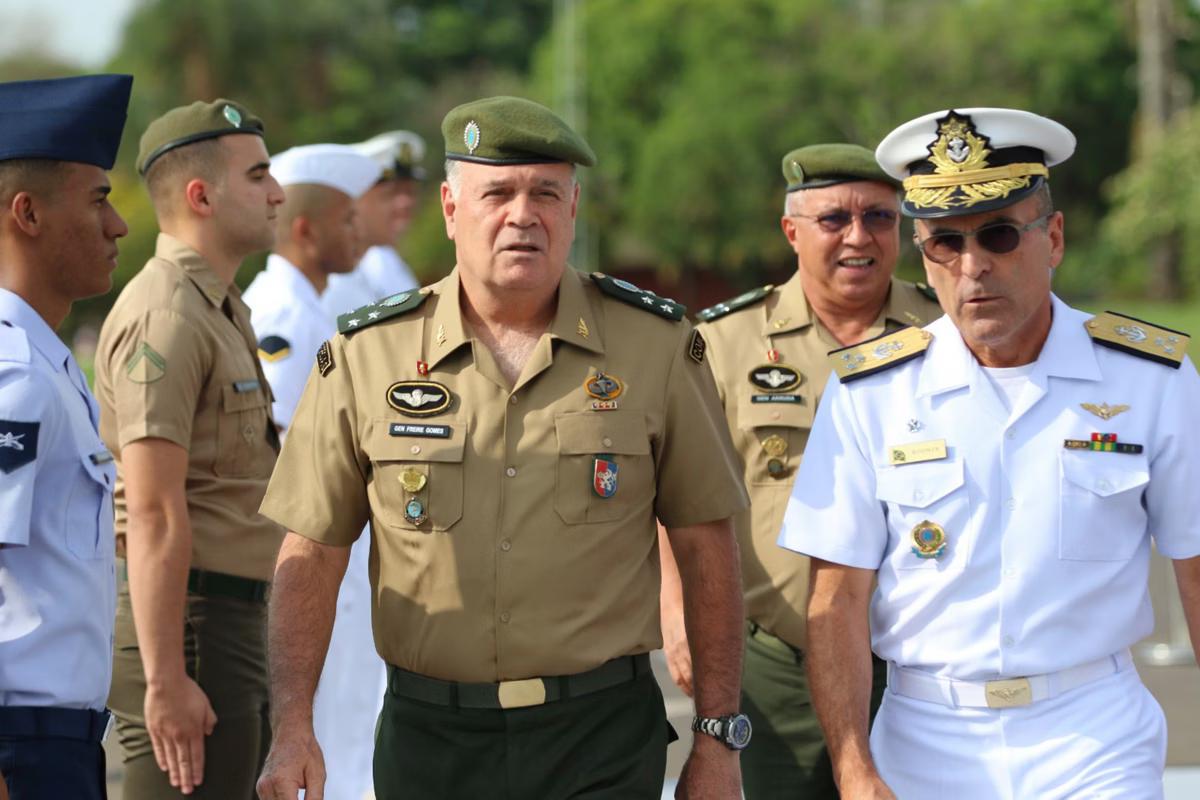 General Marco Antônio Freire Gomes rejeitou aderir à intentona golpista proposta por Bolsonaro, segundo inquérito da Polícia Federal (Foto/Fabio Rodrigues-Pozzebom/Agência Brasil)