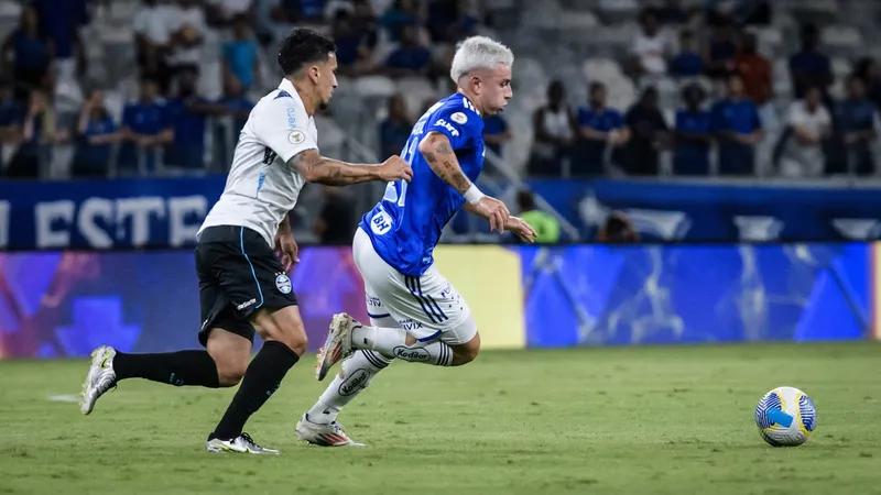 O Grêmio chegou a 41 pontos, em 14º lugar, a três pontos do Criciúma, que abre a zona de descenso (Foto/Gustavo Aleixo – Cruzeiro)