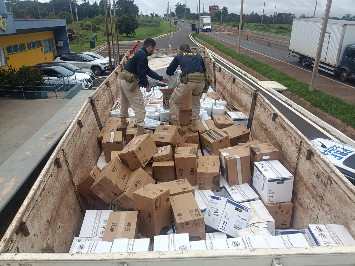 O suspeito foi conduzido para a Delegacia da Polícia Civil em Uberaba, juntamente do veículo e materiais apreendidos. (Foto/Divulgação)