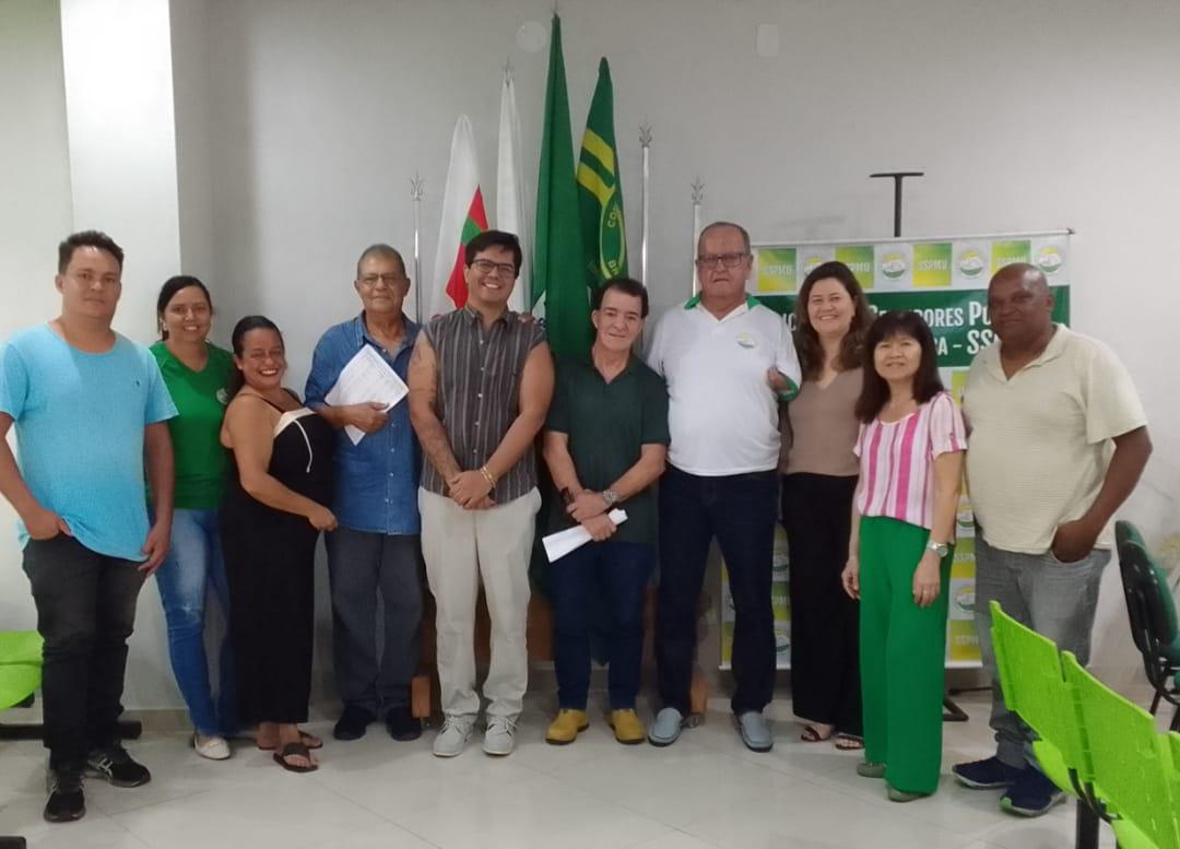 Diretores que saem e seus substitutos em foto que mostra a convivência pacífica entre vencidos e vencedores (Foto/Divulgação)