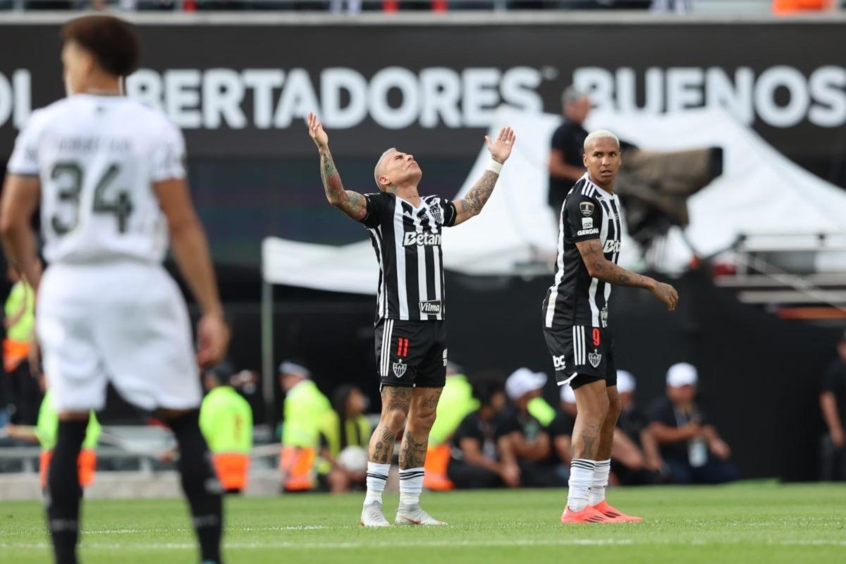 Eduardo Vargas não é mais jogador do Atlético (Foto: Pedro Souza/Atlético)