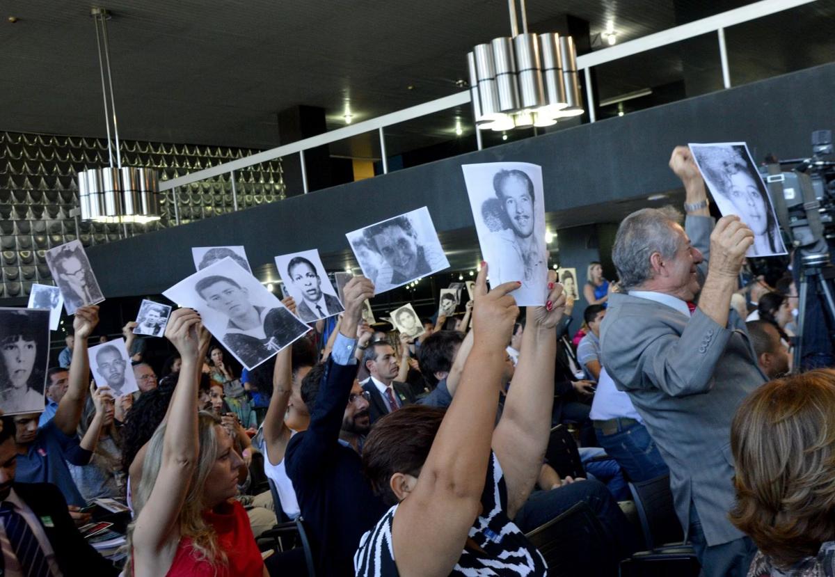 Manifestação da Comissão Especial de Mortos e Desaparecidos Políticos (Foto/Wilson Dias/Agência Brasil)