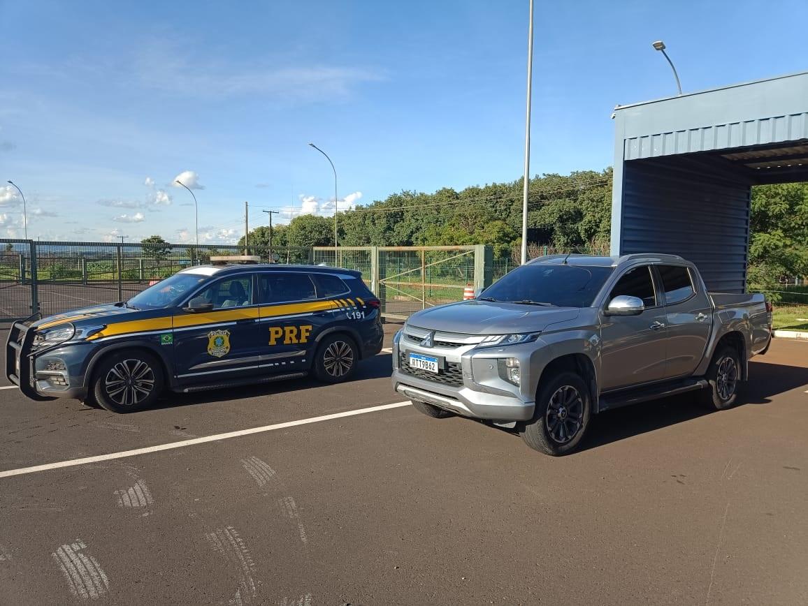O motorista que conduzia a caminhonete com queixa de furto disse que saiu do Rio de Janeiro e tinha Araguari como destino (Foto/Divulgação)