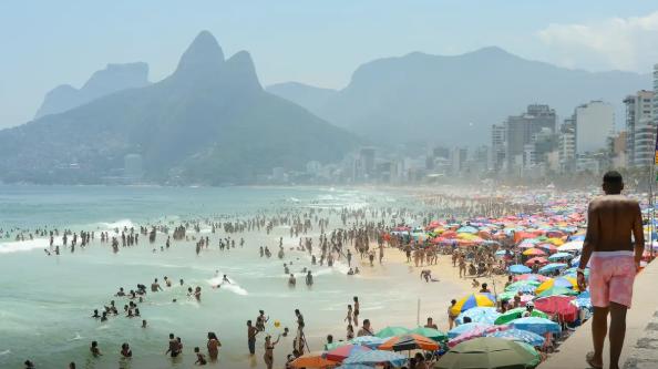 Segundo o levantamento Tendências de Turismo Verão 2025 – Comportamento da População Brasileira, 35% da população do país planejam viajar a lazer de dezembro de 2024 a fevereiro de 2025. (Tomaz Silva/Agência Brasil)