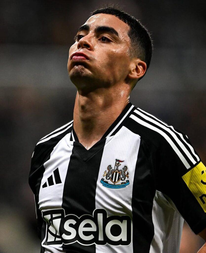 Alheio aos comentários de “desmonte”, o Botafogo quer trazer o meia Almirón para a temporada de 2025 (Foto/NewCastle)