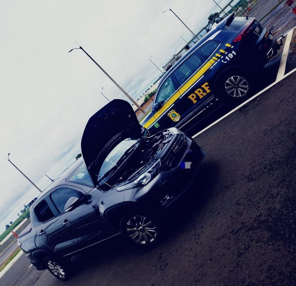O Fiat Strada foi interceptado pela Polícia Rodoviária Federal no posto localizado na rodovia Chico Xavier, em Uberaba (Foto/Divulgação)