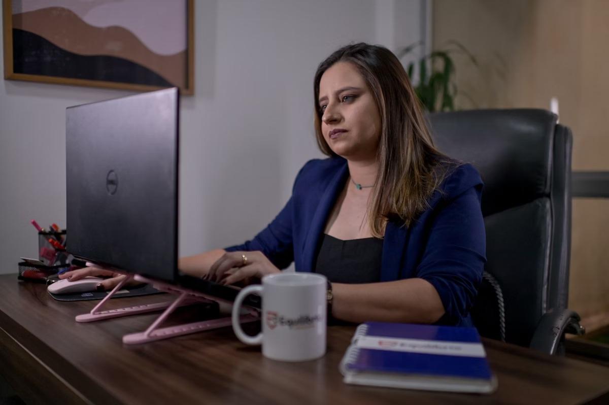 Bárbara foi uma das pessoas que viu sua vida mudar completamente na pandemia (Foto: Fred Magno/O Tempo)