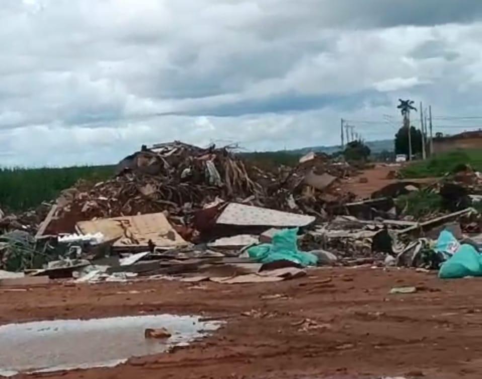 O aumento de descarte irregular durante o feriado de Natal contribuiu para o agravamento da situação. (Foto/Divulgação)