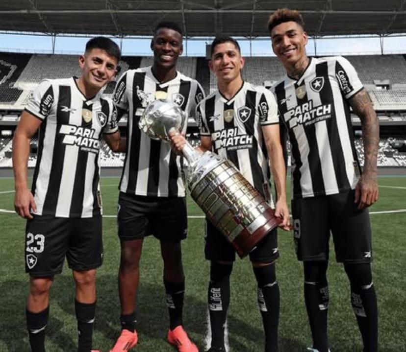 Vários jogadores titulares do Botafogo devem ser negociados em 2025 (Foto/Instagram/Igor Jesus)