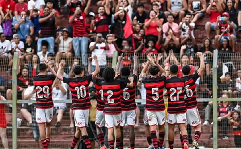 Jogadores do Flamengo comemoram gol em cima do Cruzeiro (PB) (Foto/Instagram Flamengo)