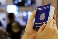 Contratações temporárias precisam ser anotadas na carteira de trabalho para que o trabalhador tenha segurança em possíveis eventualidades (Foto/Reprodução)