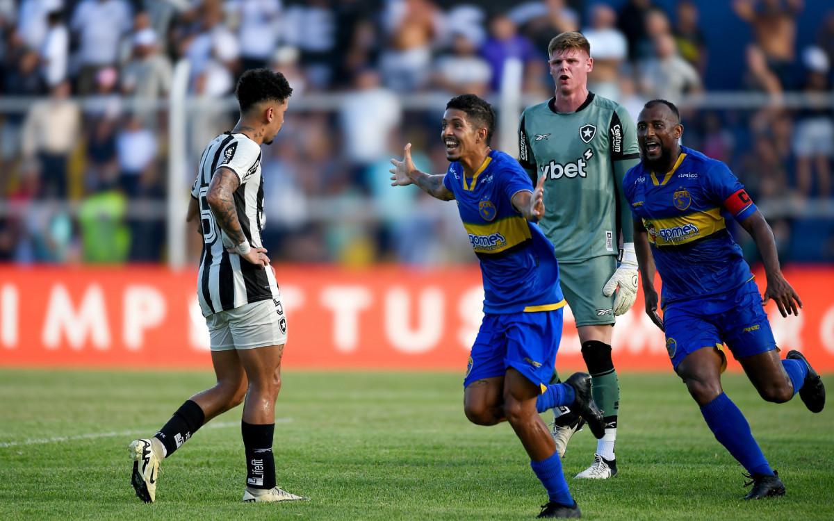 Ainda sem o grupo principal, o Botafogo alternativo voltou a decepcionar seus torcedores no Campeonato Carioca (Foto/André Fabiano/Estadão)