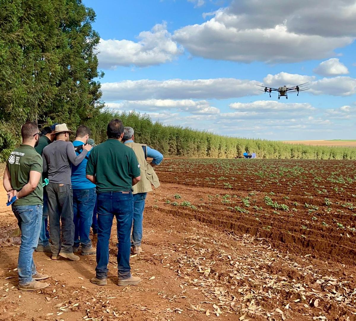 Um dos cursos a serem oferecidos é o de piloto de drone agrícola e os interessados devem procurar o Sindicato Rural da cidade (Foto/Divulgação)