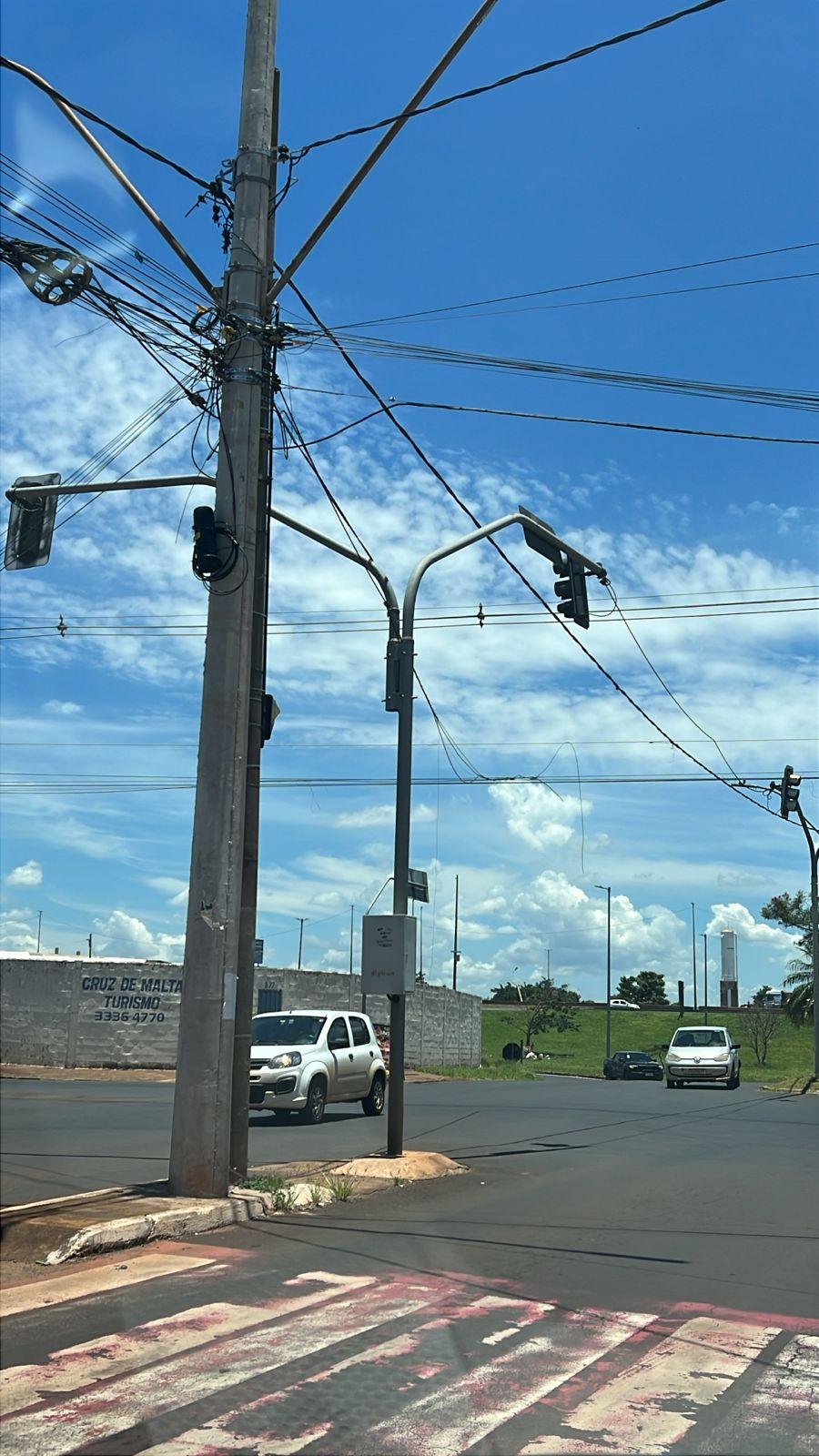 Toda ação que envolve a troca ou manutenção de cabos é de responsabilidade da empresa responsável pela fiação (Foto/Divulgação)