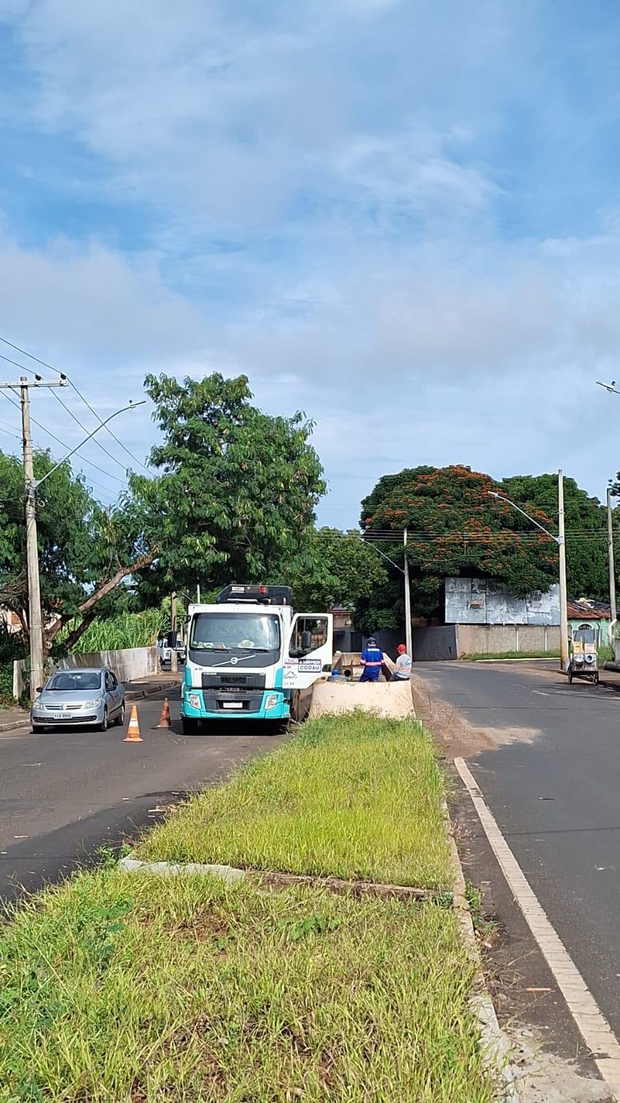 Esta não é a primeira vez que um caminhão de sucção é flagrado no local. (Foto/Divulgação)