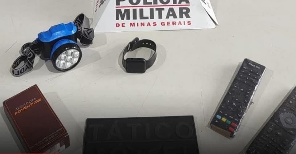 Alguns itens furtados na casa da vítima que foram recuperados durante ação da Polícia Militar (Foto/Divulgação)