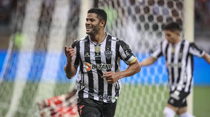 Hulk fez os dois gols do Galo, que está muito próximo da decisão (Foto/Pedro Souza – Atlético)