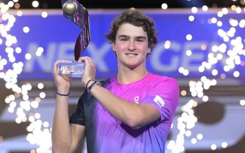 Ao vencer Cerúndolo Fonseca se tornou, aos 18 anos, o mais jovem sul-americano a conquistar um título na era ATP Tour (Foto/Instagram)