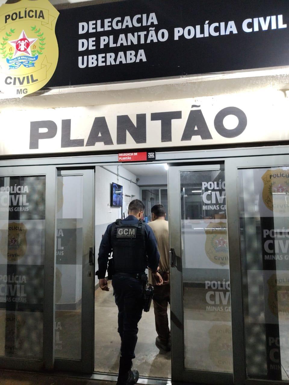 O homem que estava com a moto adulterada foi levado à Delegacia de Polícia para as devidas providências (Foto/Divulgação)