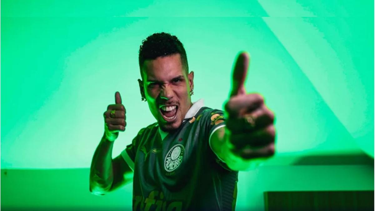 Paulinho já tinha sido convidado em 2022 para desfilar pela escola de Padre Miguel (Foto:Divulgação Palmeiras)